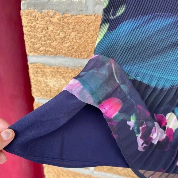 Ted Baker Floral-Print Pleated Top sz 4 - Picture 5 of 8